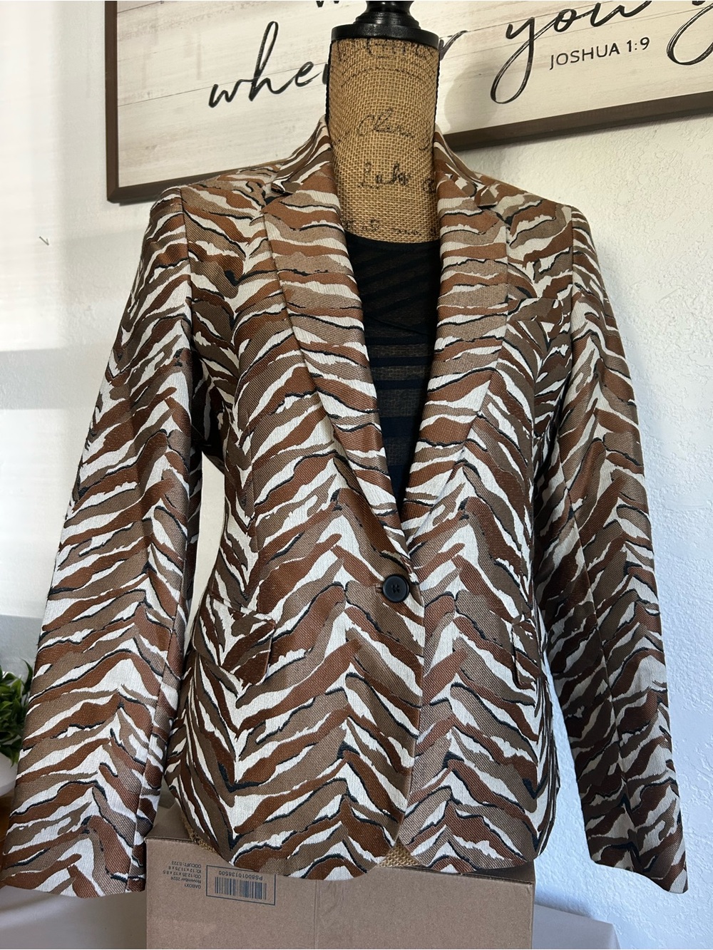 Anne Klein Brown and White Zebra-Print Blazer
